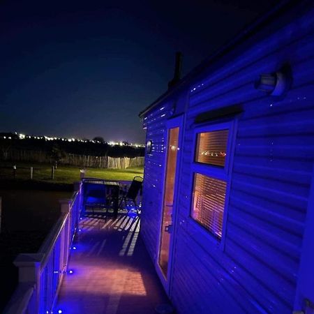 8 Berth 3 Bed Caravan Golden Palm Ml9 Чапъл Сейнт Лионардс Екстериор снимка
