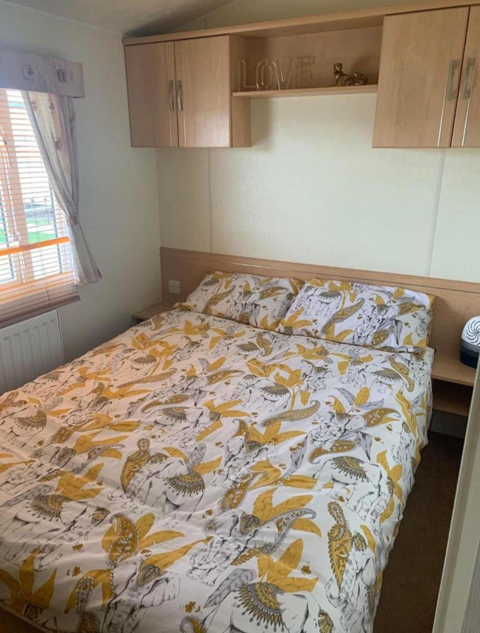 8 Berth 3 Bed Caravan Golden Palm Ml9 Чапъл Сейнт Лионардс Екстериор снимка