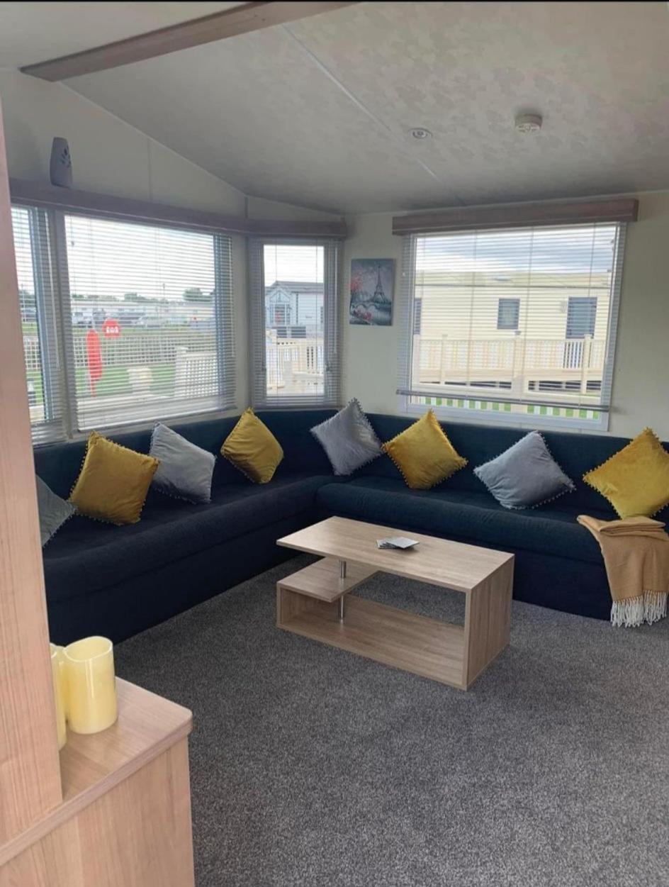 8 Berth 3 Bed Caravan Golden Palm Ml9 Чапъл Сейнт Лионардс Екстериор снимка